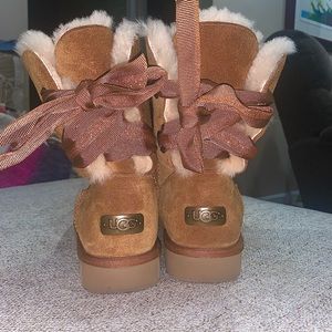 UGG woman’s boots with laces in back
